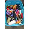 Image 1 : TOTE OF ASSORTED THREAD