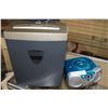 Image 1 : PORTABLE PAPER SHREDDER AND STEREO