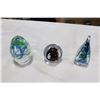 Image 1 : LOT OF 3 ART GLASS PAPER WEIGHTS