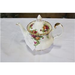 OLD COUNTRY ROSE TEAPOT