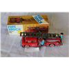 Image 2 : VINTAGE TIN E FIRE TRUCK