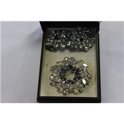 ORNATE BROACH AND PAIR OF EARRINGS