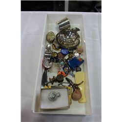 TRAY OF COLLECTIBLES