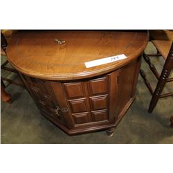 ROUND WALNUT ENDTABLE