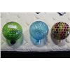 Image 1 : THREE GAZING BALLS