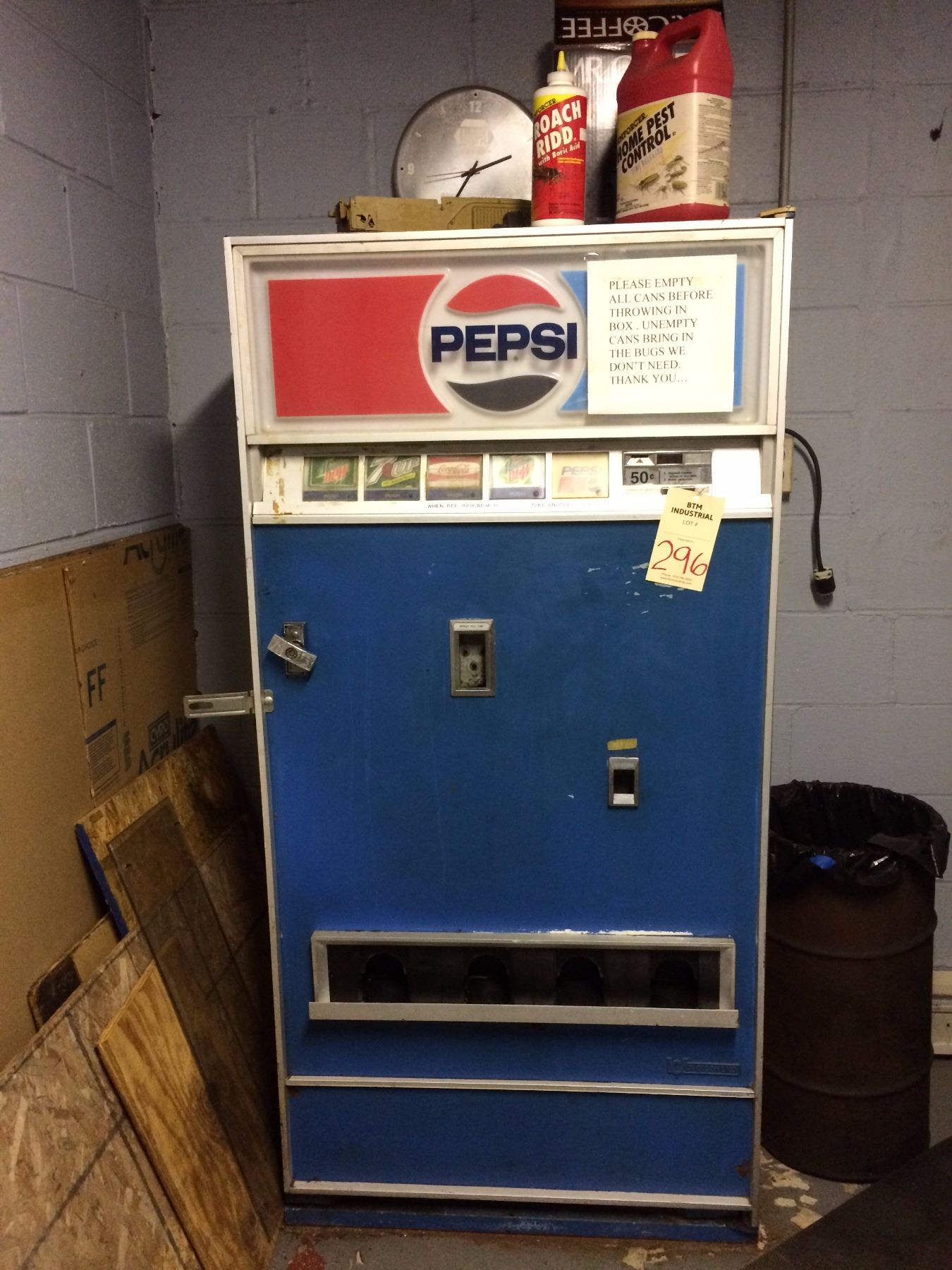 Vintage Pepsi Machine 4 slot dispenser still works 50 cent pop - BTM ...