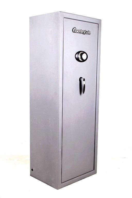 Sentry Safe Model E5251 4st 14 Gun Safe