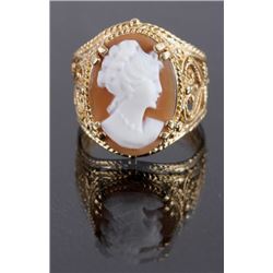 10K Cameo Carved Shell & Gold Ring