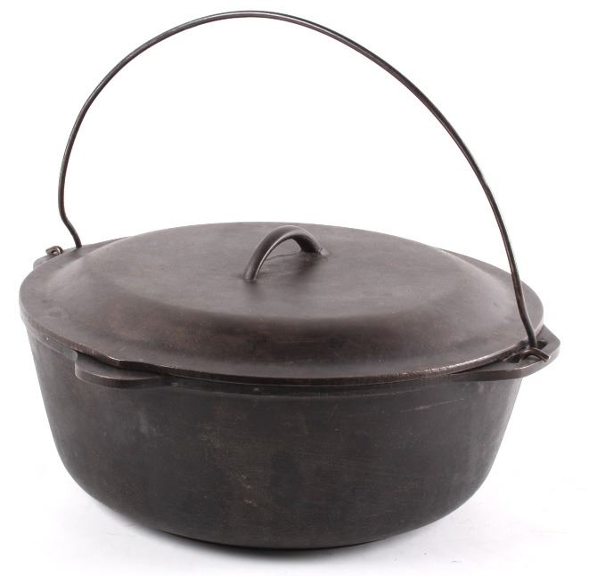 Early Cast Iron Lodge No. 12 Dutch Oven With Lid