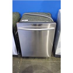 SAMSUNG STAINLESS STEEL BUILT IN DISHWASHER