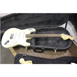 FENDER SQUIRE CREAM IN HARDCASE