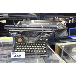 ANTIQUE UNDERWOOD STANDARD TYPEWRITER