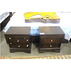 PAIR OF NIGHTSTANDS