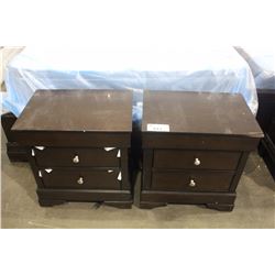 PAIR OF NIGHTSTANDS