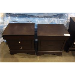 PAIR OF NIGHTSTANDS