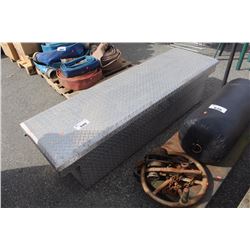 ALUMINUM CHECKERPLATE TRUCK WORKBOX