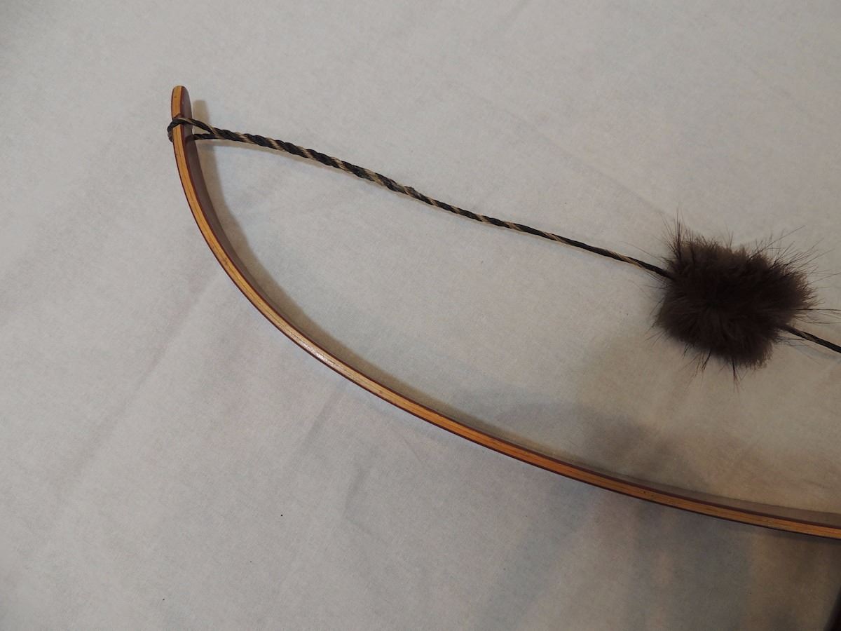 Wing Archery Falcon Recurve Bow 40 AMO 62" w/Leather hip quiver and arrows