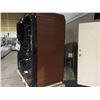 Image 2 : CAL SPAS ESCAPE SERIES LOUNGER 7' HOT TUB WITH 35 S.S. CANDY CANE JETS, MAHOGANY ACRYLIC CABINET