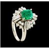 Image 4 : 1.64 ctw Emerald and Diamond Ring - Platinum