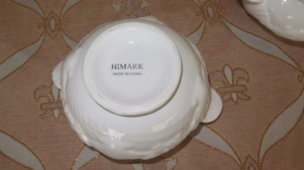 Himark White Ceramic Set Fish Shell Motif Server and 4 Himark White Ceramic Set Fish Shell Motif Server and 4