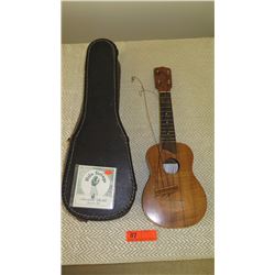 Kamaka Ukulele w/Case - Broken