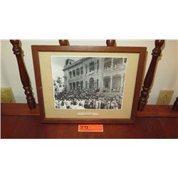 Framed Old B& W Photograph - 442nd Regimental Combat Team (Iolani Palace) 14x11