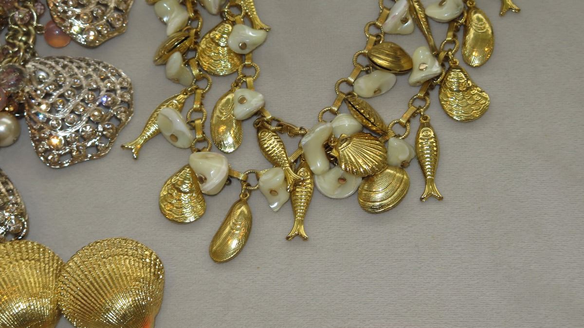 Jewelry 2 Shell Fish Motif Drape Necklaces w Dangling Jewelry 2 Shell Fish Motif Drape Necklaces w Dangling