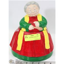 VINTAGE GRANDMA COOKIE JAR