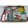 Image 1 : FLAT OF ASSORTED WELDING ITEMS INCL GLOVE SLEEVES,