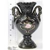 Image 1 : 2 HANDLED BLACK VINTAGE VASE