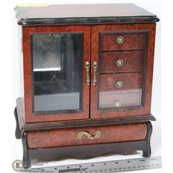 VINTAGE WOODEN JEWELLERY