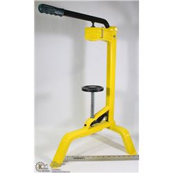 FLOOR STYLE WINE CORKER FOR WINE MAKING