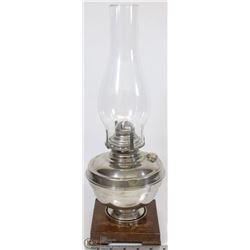 VINTAGE OIL LAMP WITH SHADE