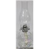 Image 1 : VINTAGE OIL LAMP WITH SHADE