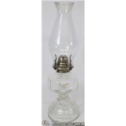 VINTAGE OIL LAMP WITH SHADE