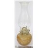 Image 1 : VINTAGE OIL LAMP WITH SHADE