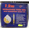 Image 1 : 12 M RETRACTABLE CORD REEL AND LIGHT