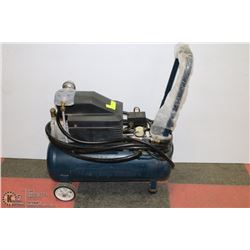 MASTERCRAFT AIR COMPRESSOR 8 GAL