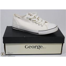 LADIES SIZE 8 WHITE CANVAS SNEAKERS