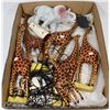Image 1 : BOX W/WOOD SAFARI ANIMALS, CERAMIC