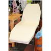 Image 1 : PROFESSIONAL MASSAGE TABLE