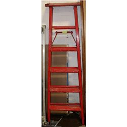 VINTAGE RED LADDER 6'