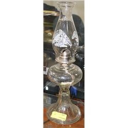 VINTAGE GLASS OIL LAMP WITH EAGLE SHADE