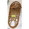 Image 1 : PAIR OF SNOW SHOES