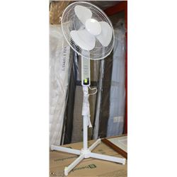 WHITE 3 SPEED FLOOR FAN