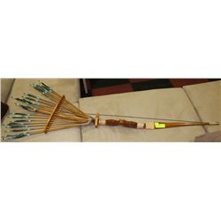 DECORATIVE HAND CRAFTED WOOD BOW WITH 20 ARROWS