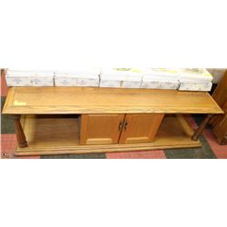 SOLID WOOD COFFEE TABLE W/2-DOOR