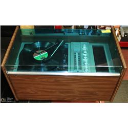 VINTAGE RCA PHONOGRAPH RECORD PLAYER ON