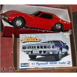 LOT OF 2 MODEL CARS, INCL 1:24 SCALE 1971