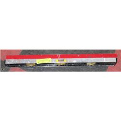 A PAIR OF ALUMINIUM LEVELS – STANLEY & MASTERCRAFT